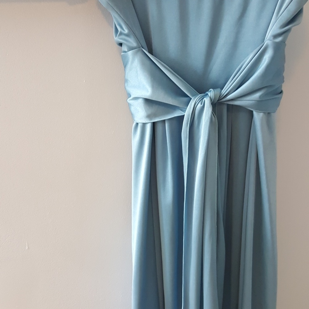 Dress - Picture 3 of 5